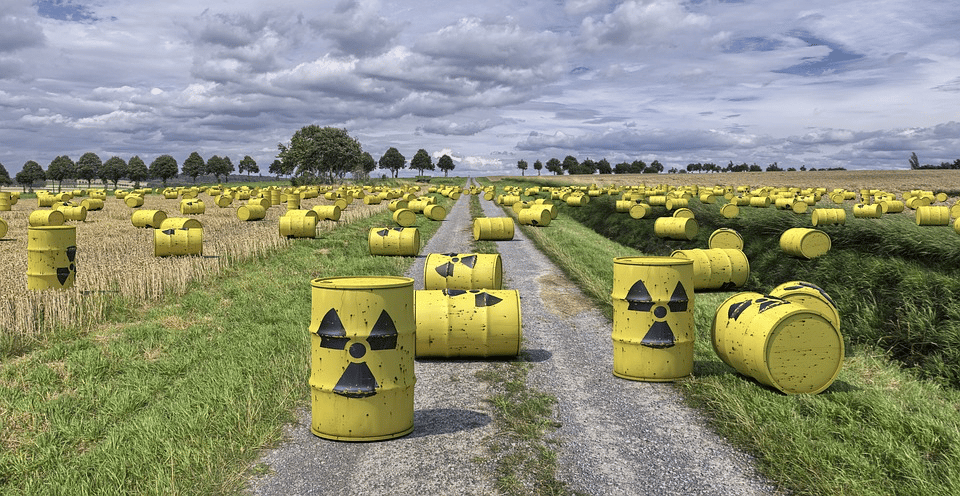 Combien d'individus ont manifesté à Bar-le-Duc contre l'enfouissement de déchets nucléaires ?