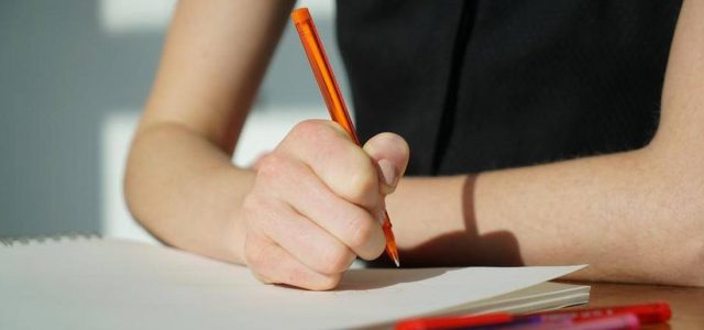 Comment limiter la casse en contraction de texte
