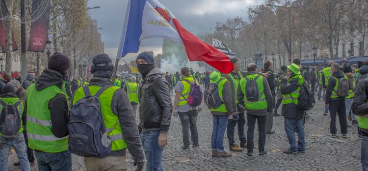 L’écotaxe : un outil fiscal utile pour l’environnement mais socialement injuste ?