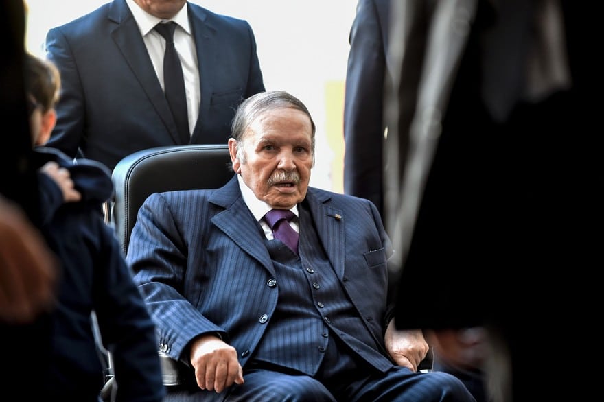 Bouteflika a finalement choisi de démissionner avant la fin de son mandat.