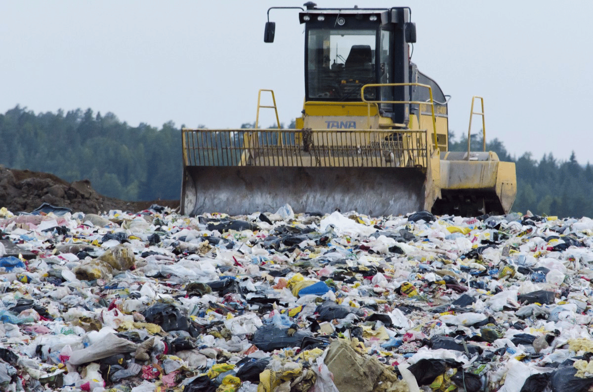 Quel pays a décidé de renvoyer des déchets vers le Canada ? 