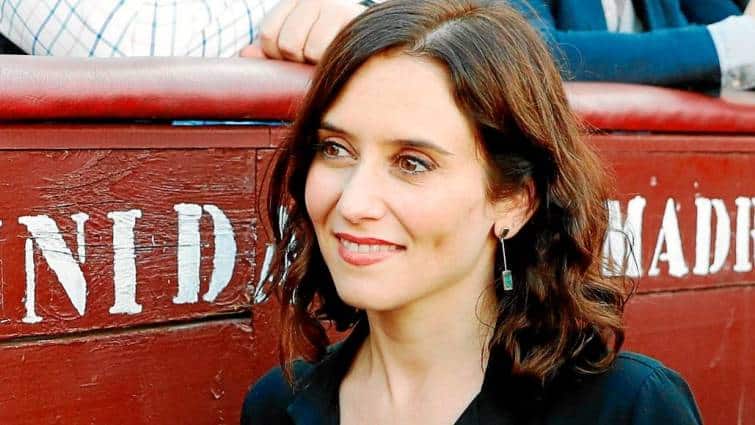 De quelle formation politique la nouvelle présidente de la communauté de Madrid est-elle issue ?