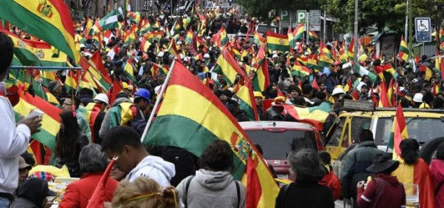 Analyse de la crise bolivienne : doit-on qualifier la crise politique de « coup d’État » ?