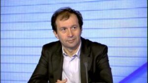 Daniel Cohen lors d’une conférence sur La Prospérité du Vice