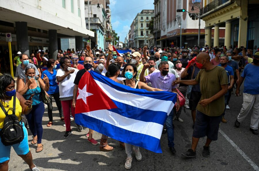 À cause de quel évènement plus de 700 cubains ont-ils été condamnés depuis le mois de décembre 2021 à Cuba ?