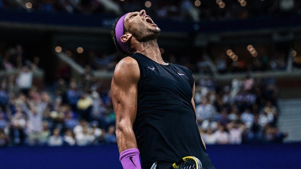 celebrite espagnol Rafael Nadal remportant un match de tennis