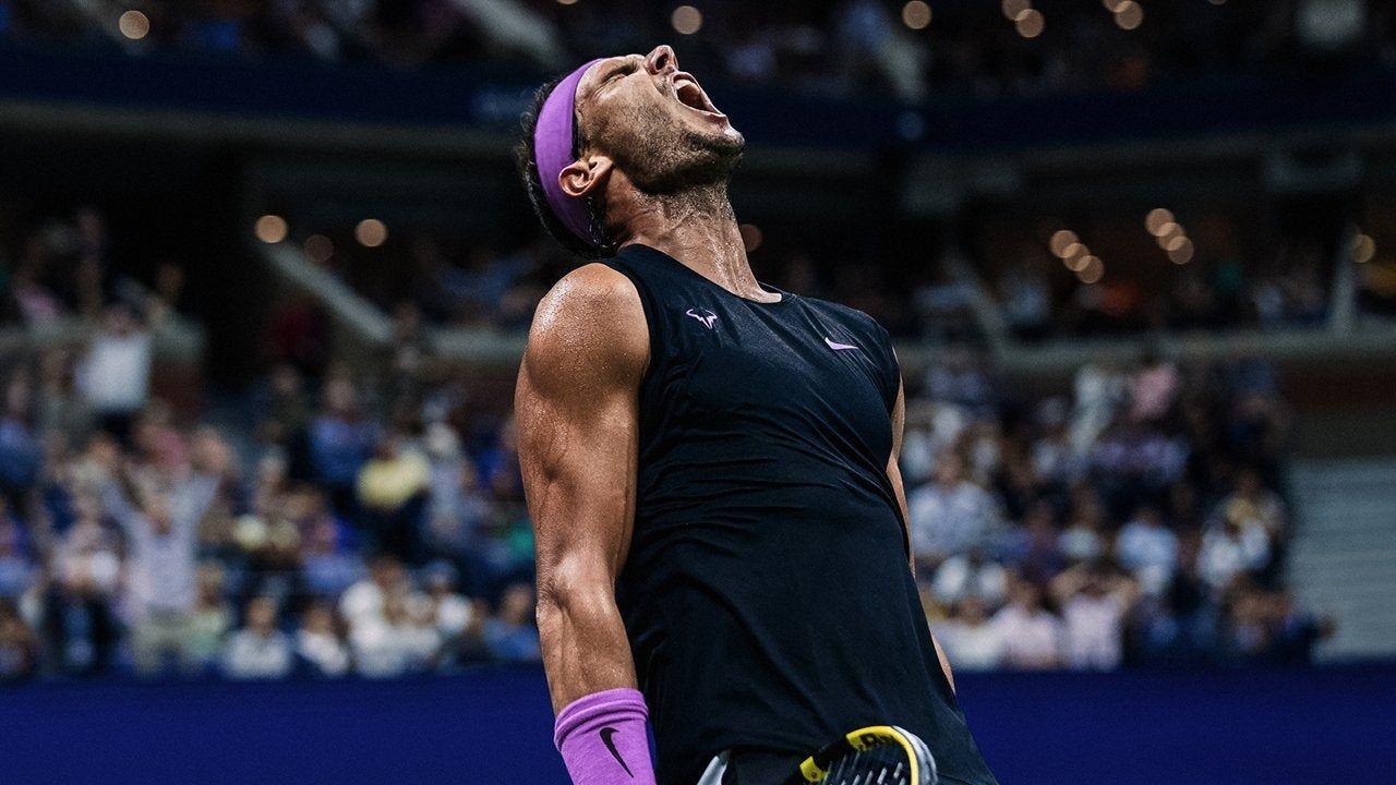 celebrite espagnol Rafael Nadal remportant un match de tennis