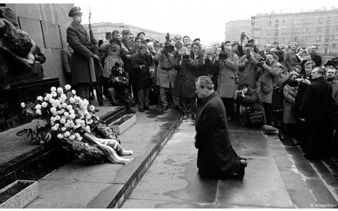 Willy Brandt arrodillado en Varsovia (El arrodillado de Varsovia)