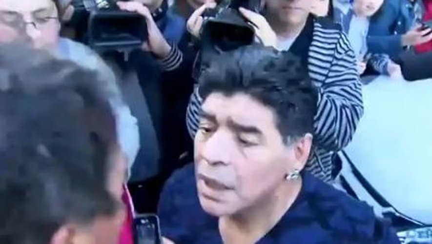 Diego Maradona a donné une claque à un journaliste