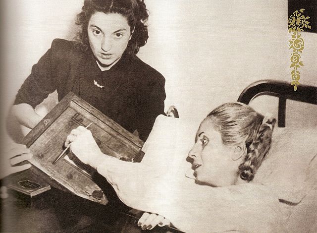 Eva Perón votant à l'hôpital d'Avellaneda