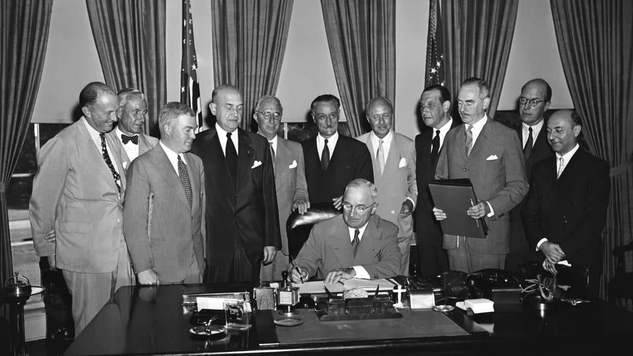 Signature du traité de l’Atlantique nord, acte fondateur de l’Atlantisme