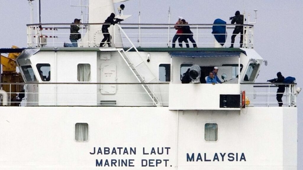 Lutte contre la piraterie maritime par la marine malaisienne en mer de Chine méridionale