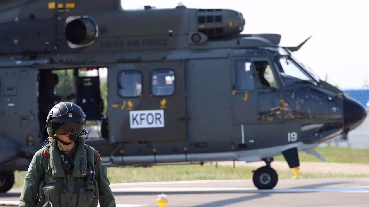 Forces de l’OTAN au Kosovo dans le cadre de la mission KFOR pour stabiliser la région.