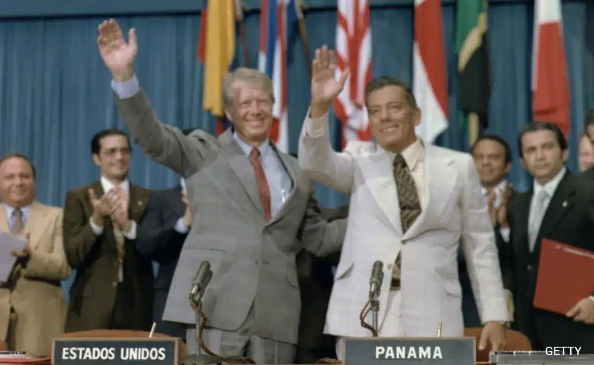Signature des traités Torrijos-Carter sur le Canal de Panama en 1977.