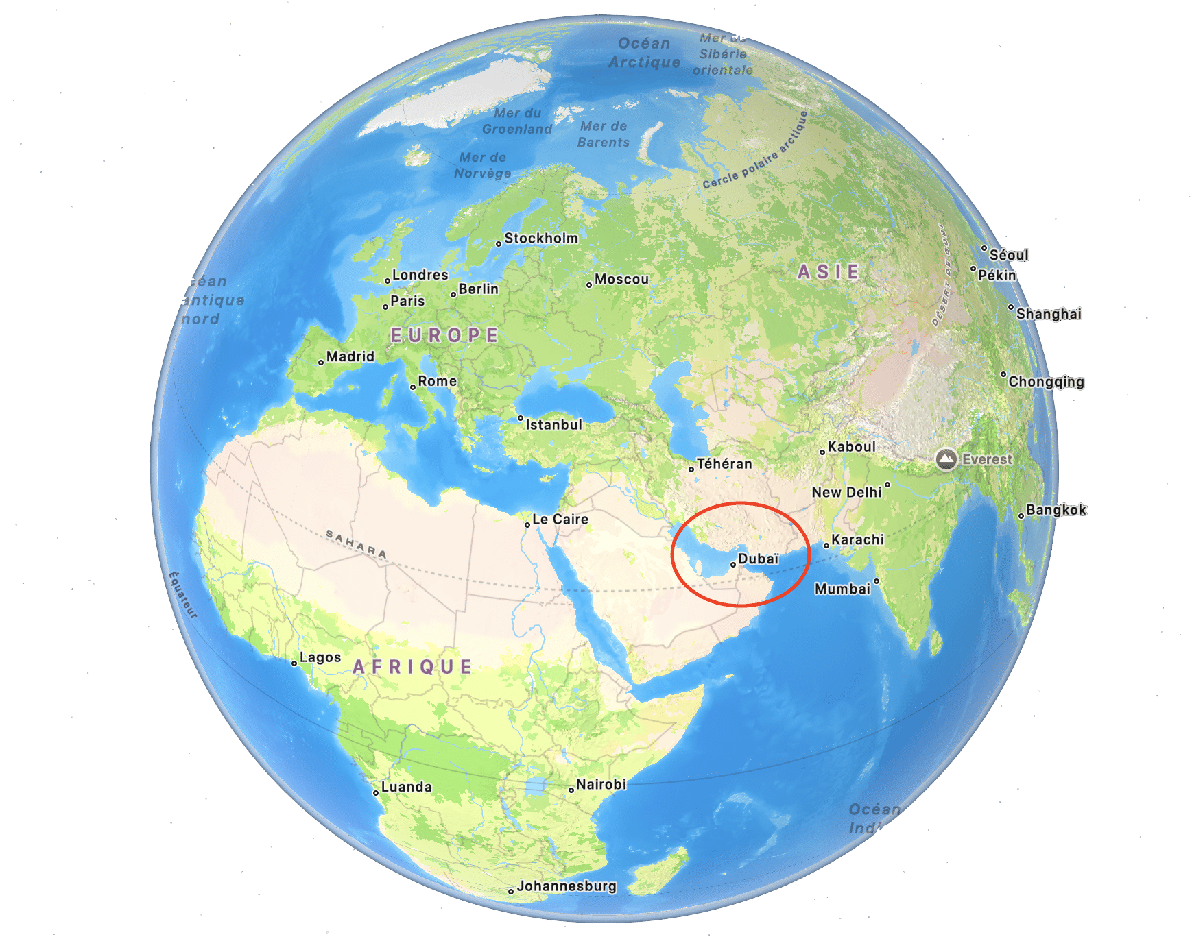 Carte du globe centrée sur le Moyen-Orient, avec le détroit d'Ormuz mis en évidence en rouge.