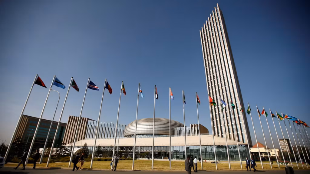 Carte géopolitique de l'Afrique de l'Ouest montrant les pays membres de la CEDEAO et la rupture territoriale avec le Mali, le Burkina Faso et le Niger (AES) en 2026.