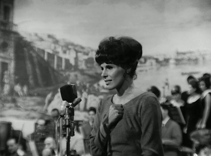La chanteuse Ornella Vanoni au Festival de la chanson napolitaine, Wikimedia
