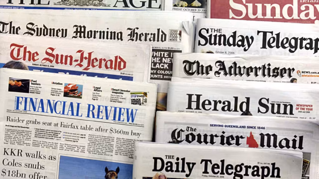 Pile de journaux anglophones illustrant les actualités anglophones de l'été 2024