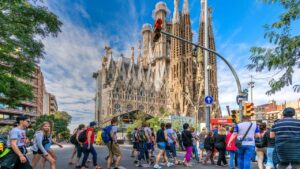Sagrada Família à Barcelone illustrant un comparatif en espagnol avec des exemples de comparaison en langue espagnole
