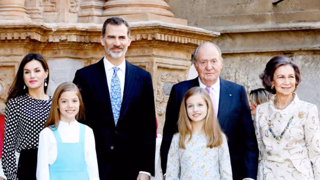 La famille royale espagnole réunie, illustration de la monarchie espagnole contemporaine