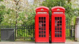 Cabines téléphoniques rouges londoniennes, illustration britannique pour les temps du passé en anglais